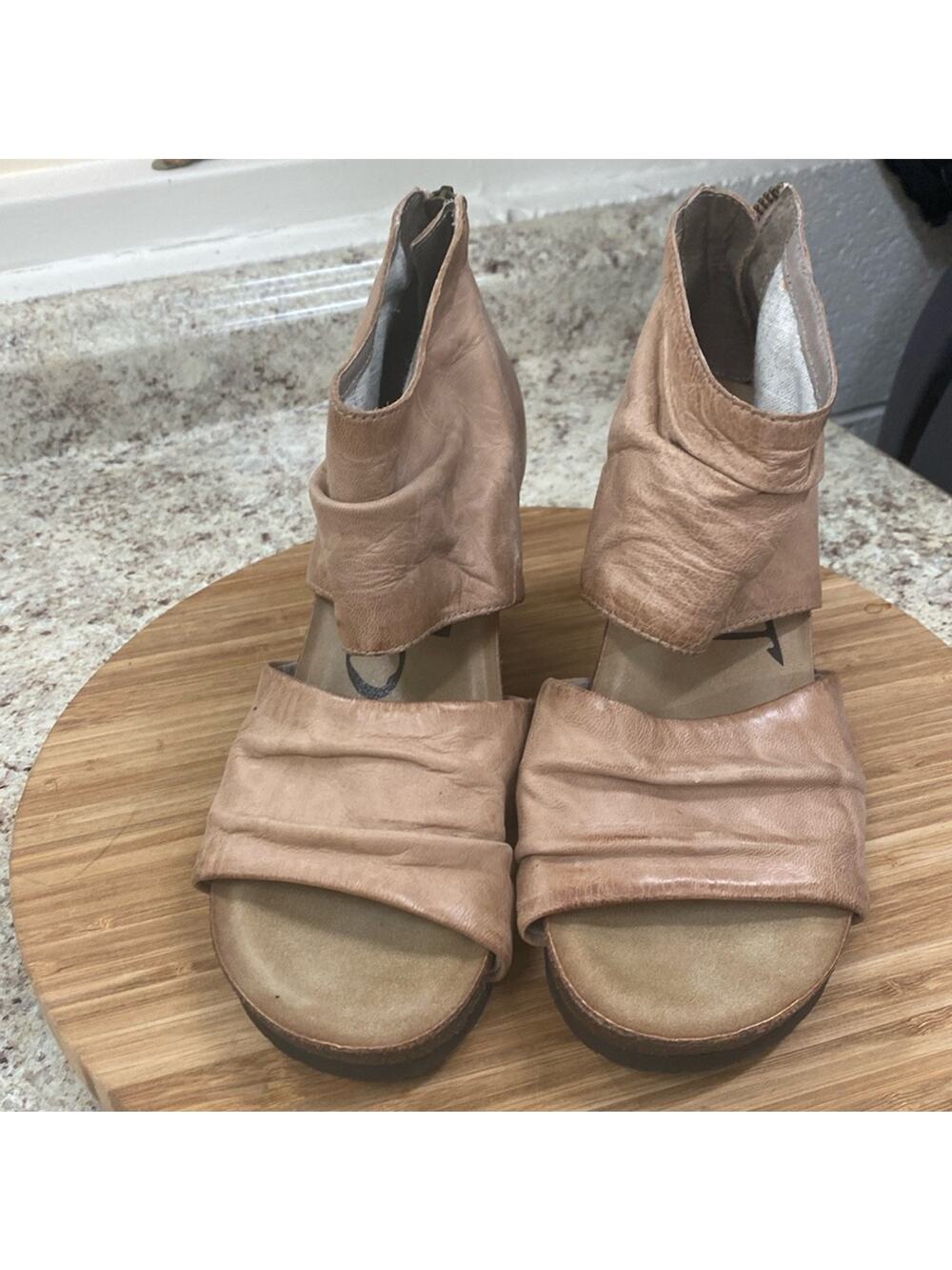 OTBT Patchouli women’s 9 open toe genuine leather sandal shoes